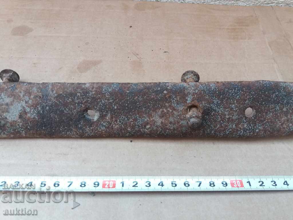 Auction  OLD MASSIVE LOCK FOR THE GATE - CRANE