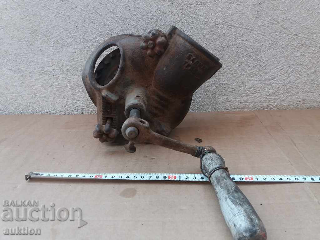 OLD WORKING CORN CUTTER, CORN with price 13.99 BGN | € 7.15 OLD WORKING CORN CUTTER, CORN with price 13.99 BGN | € 7.15