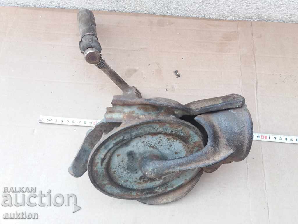 OLD WORKING CORN CUTTER, CORN - 5 OLD WORKING CORN CUTTER, CORN - 5