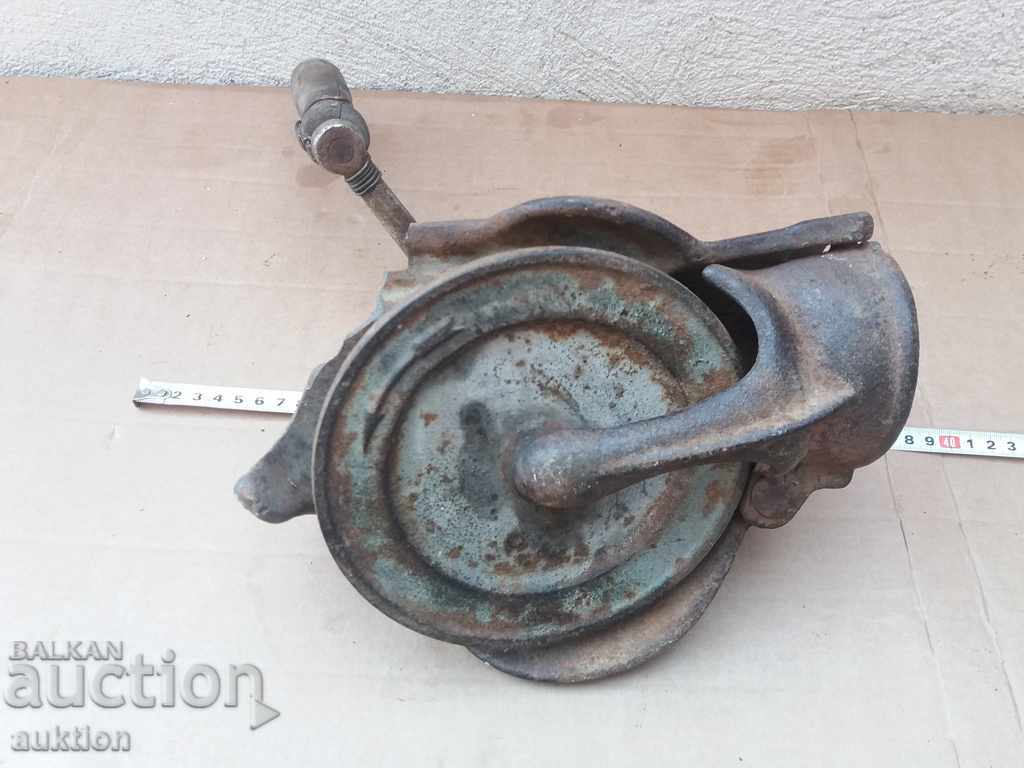 OLD WORKING CORN CUTTER, CORN - 6 OLD WORKING CORN CUTTER, CORN - 6