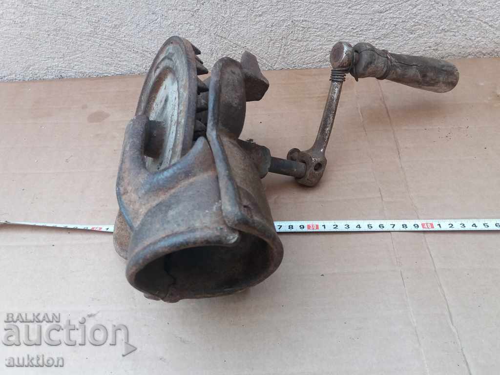 OLD WORKING CORN CUTTER, CORN - 7 OLD WORKING CORN CUTTER, CORN - 7