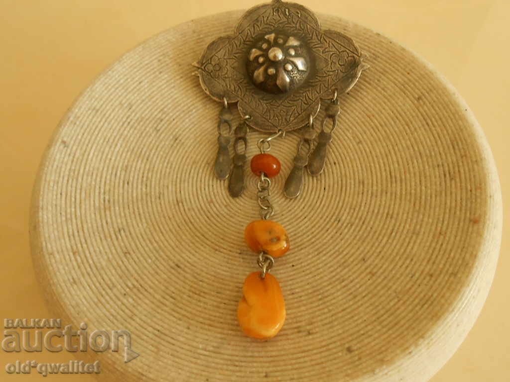 Gorgeous Russian BROOCH, Amber with price 197.00 BGN | € 100.72 Gorgeous Russian BROOCH, Amber with price 197.00 BGN | € 100.72