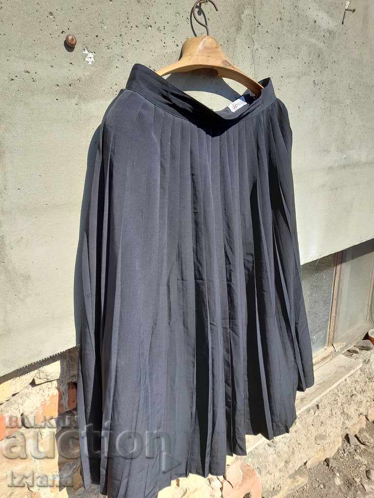 Old pleated skirt with price 20.00 BGN | € 10.23 Old pleated skirt with price 20.00 BGN | € 10.23