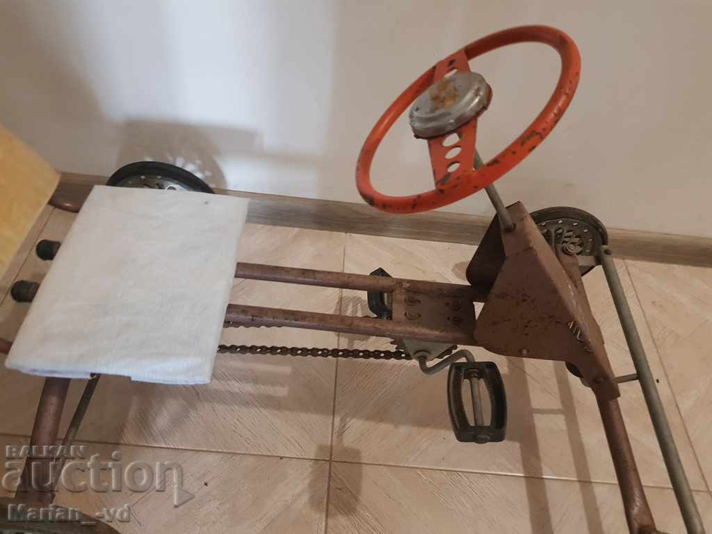 Cărucior vechi retro social cu pedale - 6 Cărucior vechi retro social cu pedale - 6