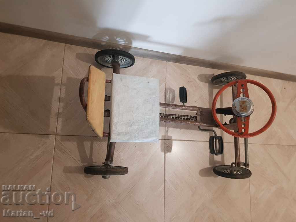 Cărucior vechi retro social cu pedale - 7 Cărucior vechi retro social cu pedale - 7