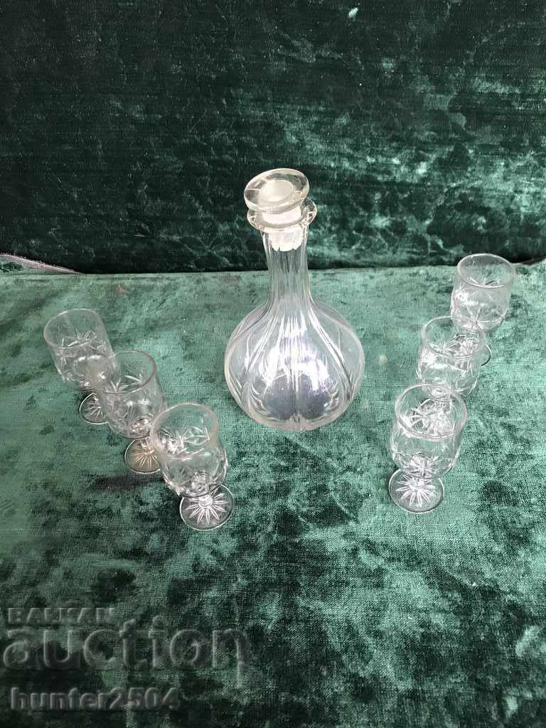 Sticlă și 6 pahare pe suport - sticlă veche