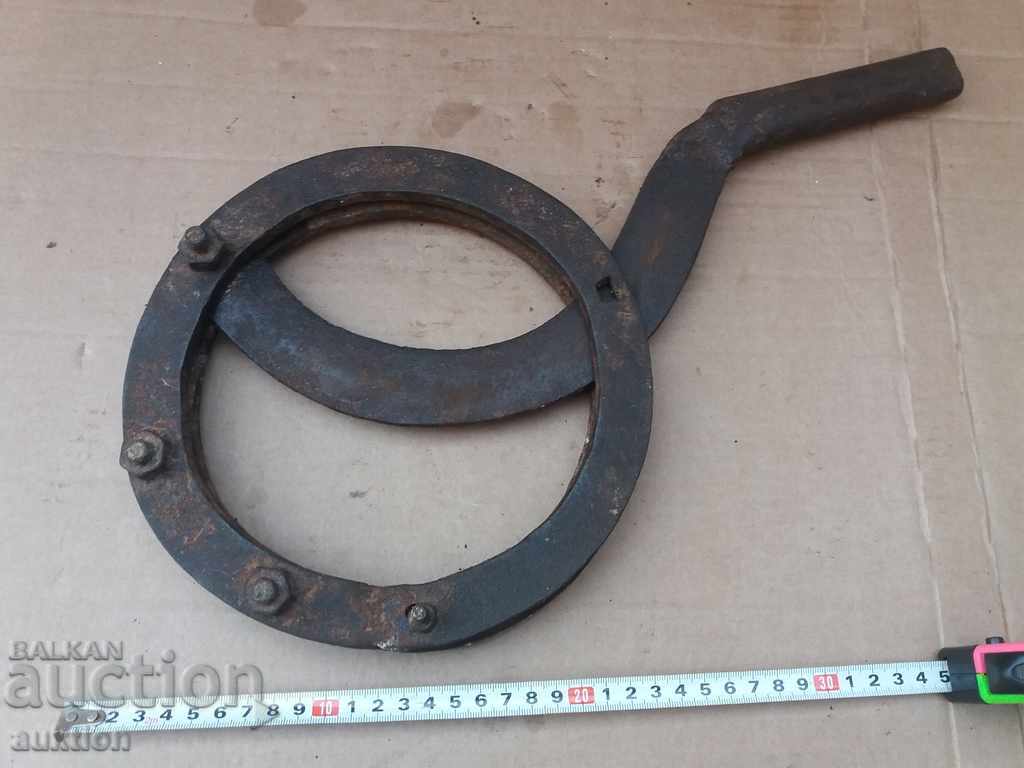 OLD REVIVAL WORKING GUILOTINE - 5 OLD REVIVAL WORKING GUILOTINE - 5