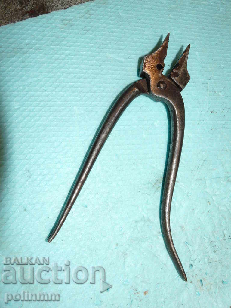 Old German shoe pliers - 3 with price 35.00 BGN | € 17.90 Old German shoe pliers - 3 with price 35.00 BGN | € 17.90