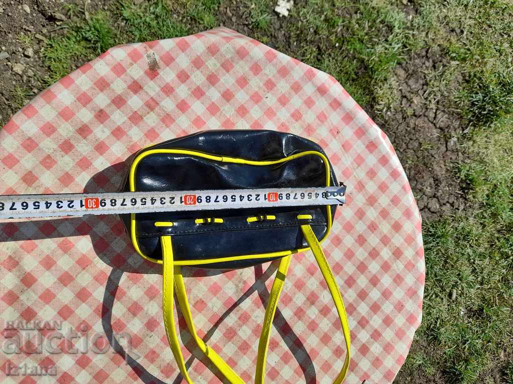 Παράδοση Παλιά τσάντα μωρό