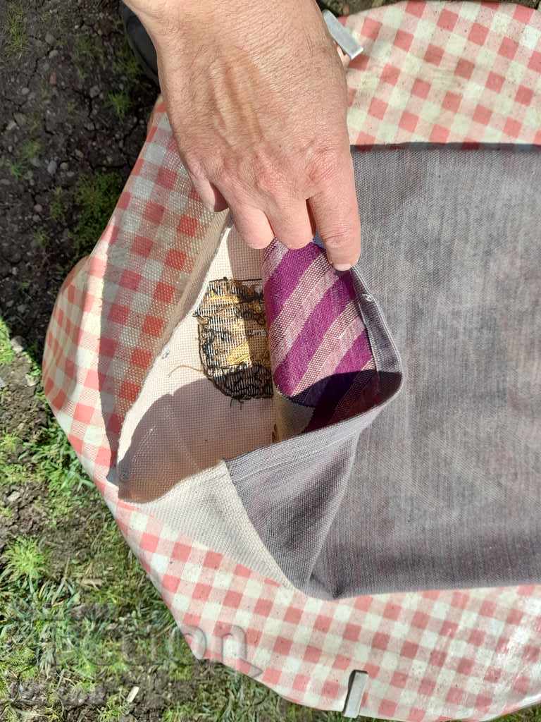 Delivery of An old embroidered pillow case