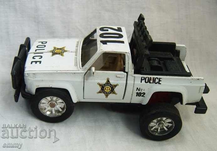 Modelul căruciorului jeep jucărie „Police”, remarcă