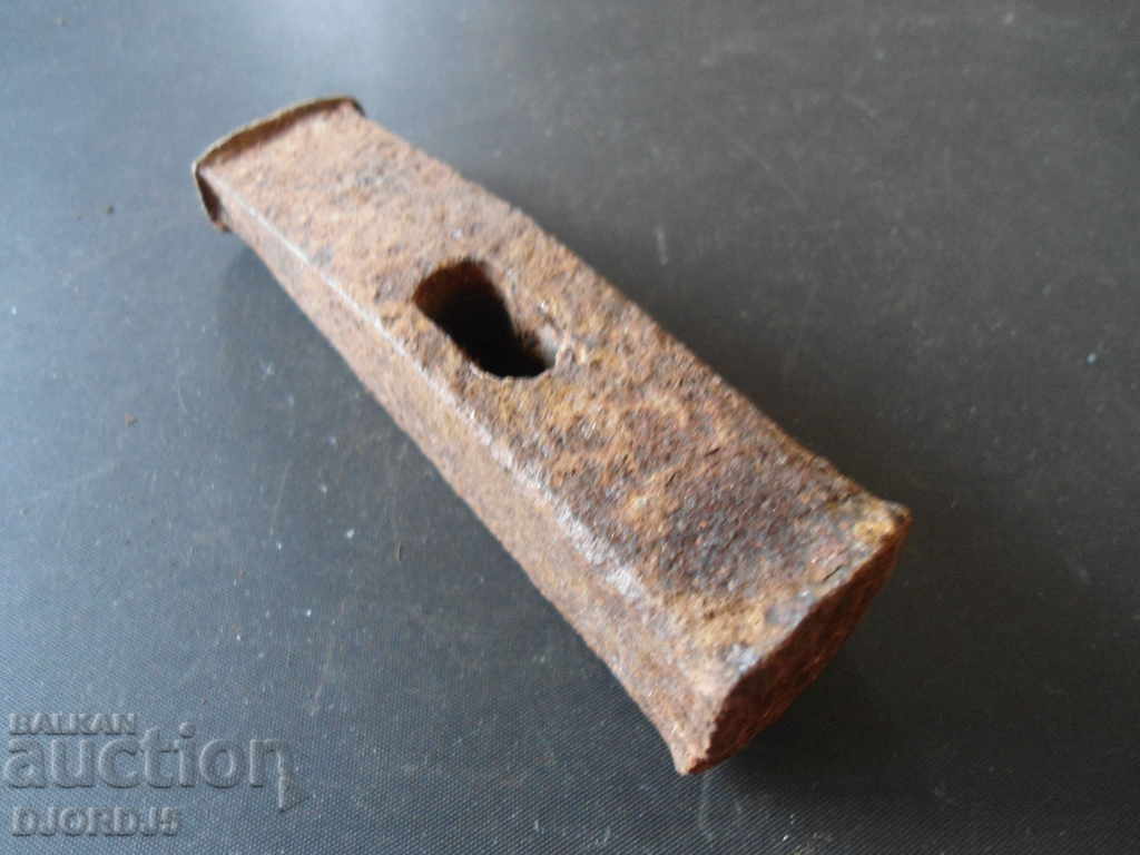 An old hammer with price 2.00 BGN | € 1.02 An old hammer with price 2.00 BGN | € 1.02