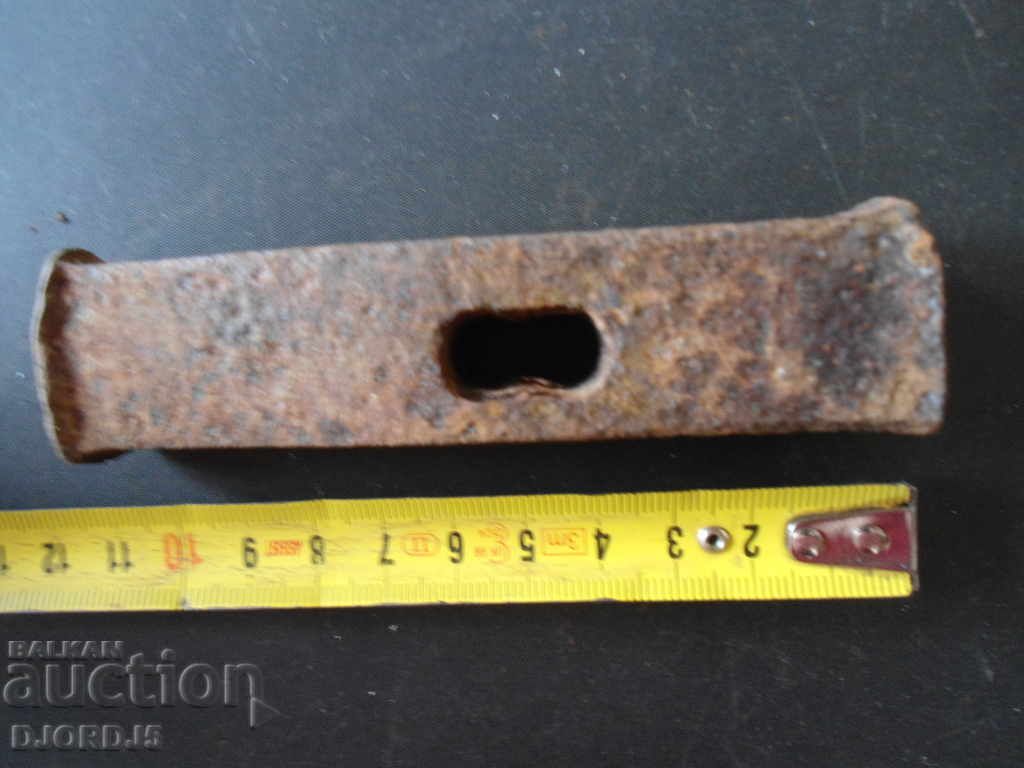 Auction An old hammer Auction An old hammer
