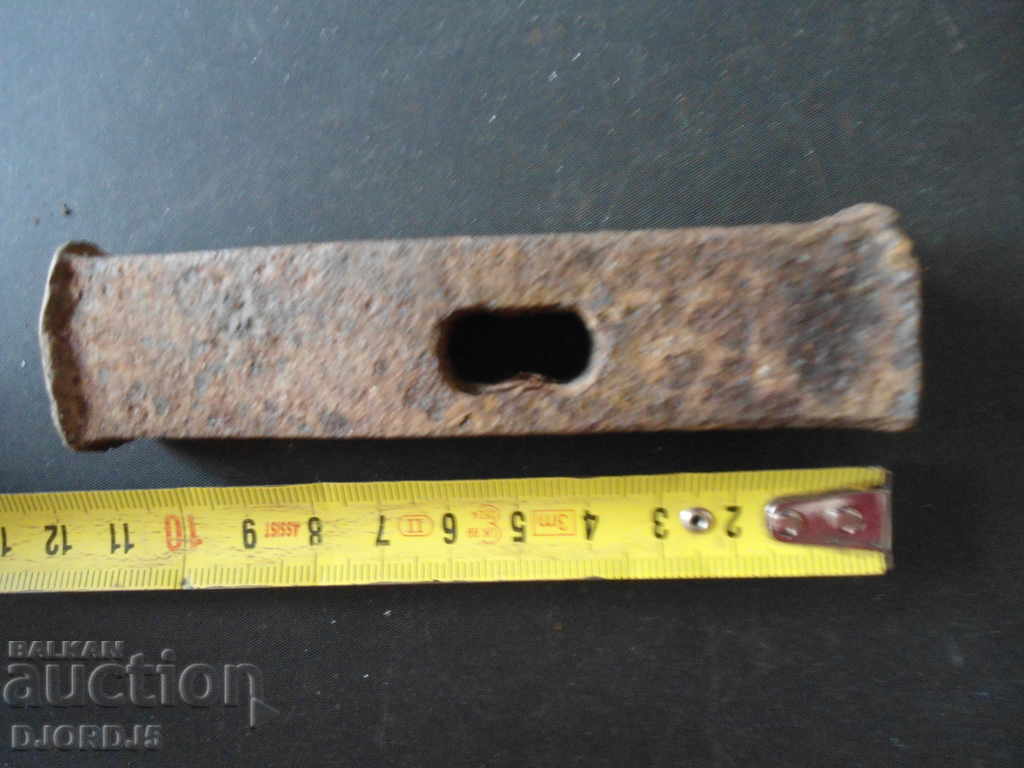 Delivery of An old hammer Delivery of An old hammer