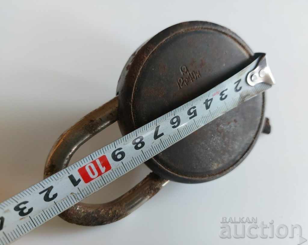 Delivery of OLD LARGE AUTOMATIC LOCKED WORKING BUCKET LOCK WITH KEY