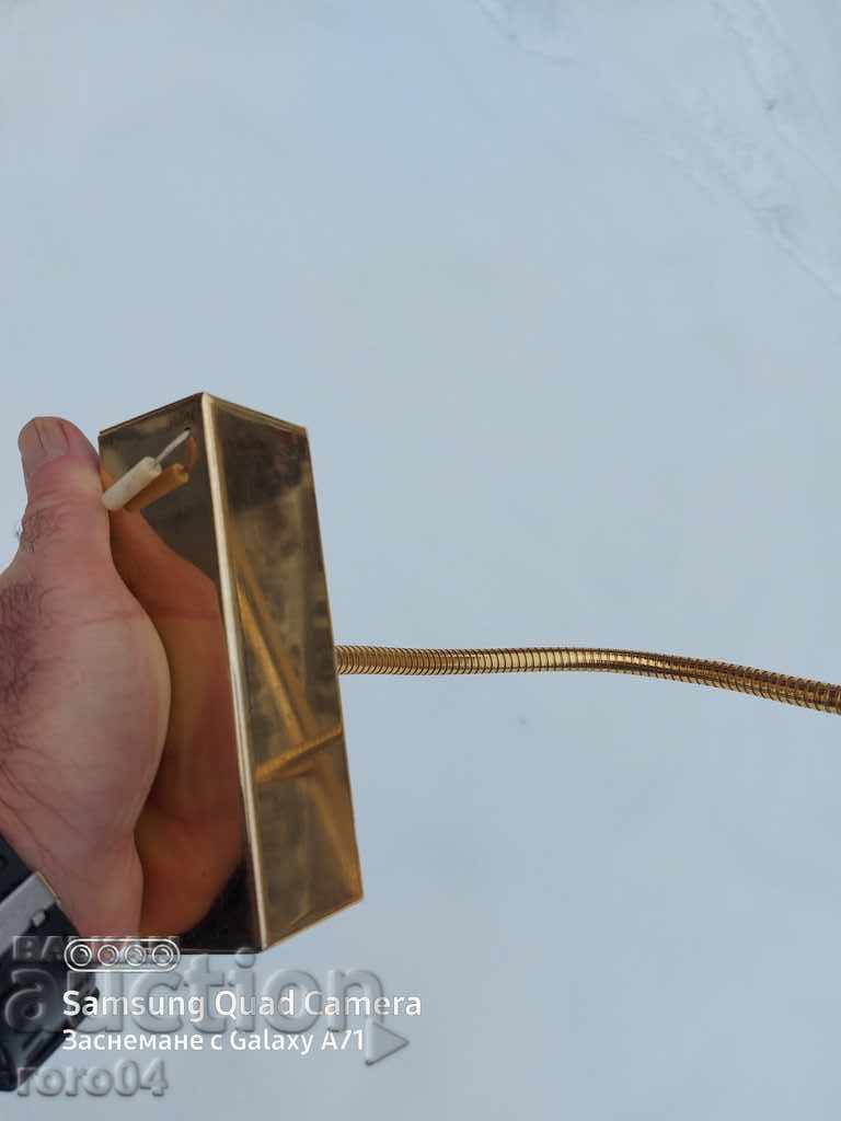 Auction  LAMP - LAMP - APPLICATION - GOLD