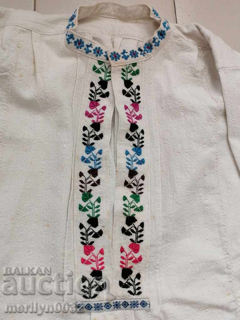 Men's shirt with embroidery from the chaiz costume dress apron with price 117.00 BGN | € 59.82 Men's shirt with embroidery from the chaiz costume dress apron with price 117.00 BGN | € 59.82