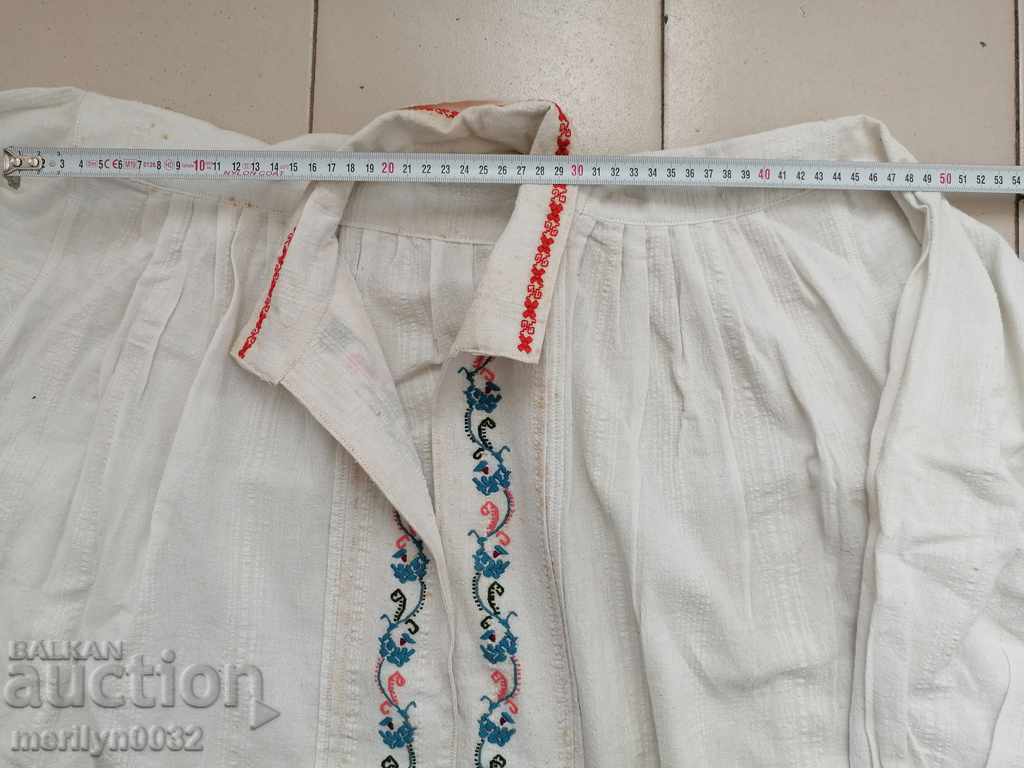 Auction Men's shirt with embroidery from the chaiz costume dress apron Auction Men's shirt with embroidery from the chaiz costume dress apron