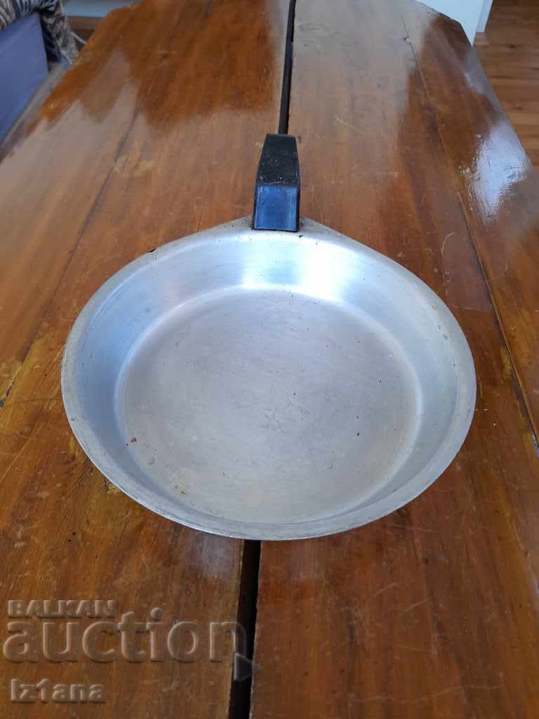 Old aluminum scrambled pan, pan with price 15.00 BGN | € 7.67 Old aluminum scrambled pan, pan with price 15.00 BGN | € 7.67