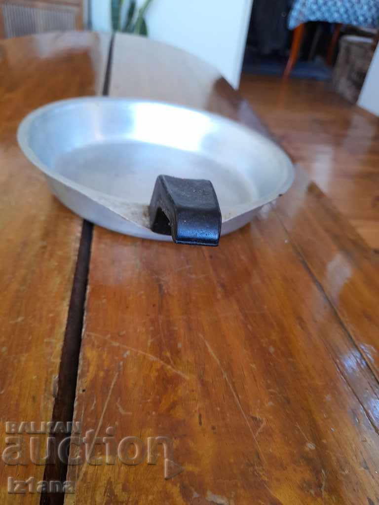 Delivery of Old aluminum scrambled pan, pan Delivery of Old aluminum scrambled pan, pan