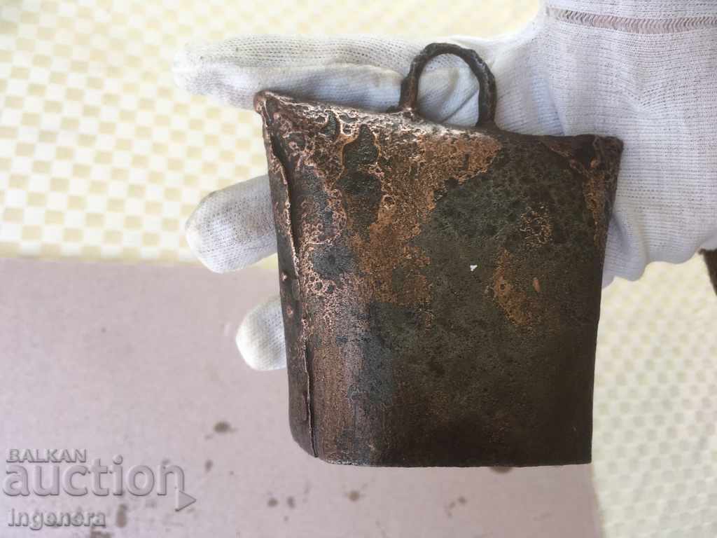 Auction CHAN BOY TUMBELLEK BELL WITH COPPER VOICE Auction CHAN BOY TUMBELLEK BELL WITH COPPER VOICE