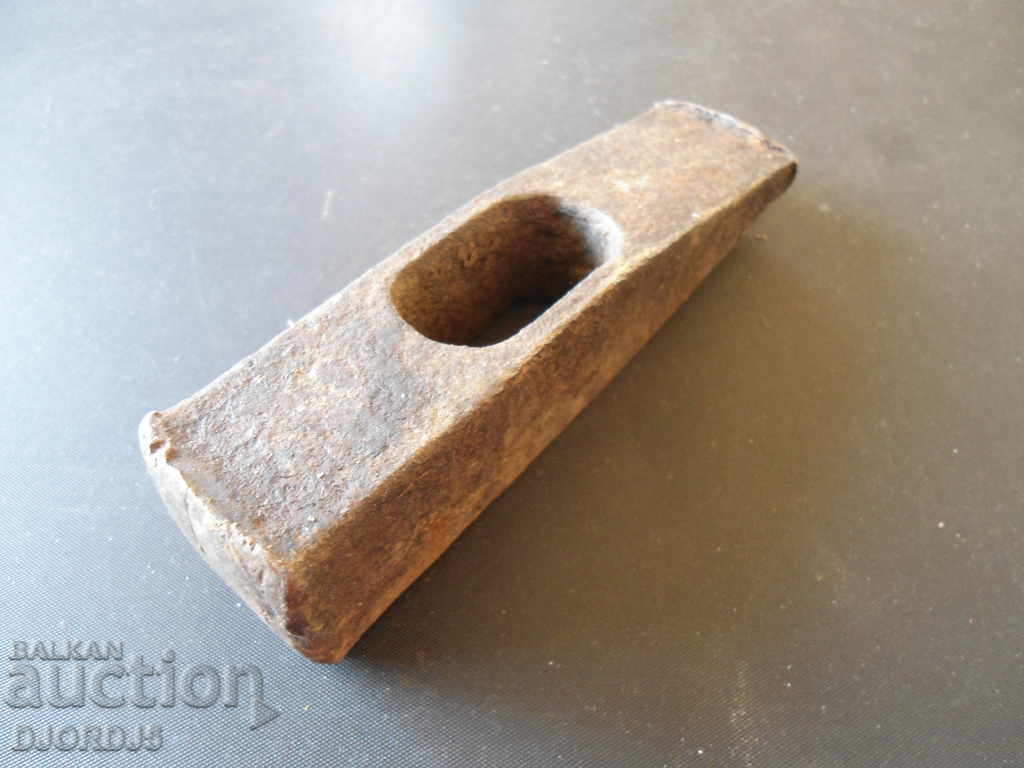 Auction An old hammer Auction An old hammer