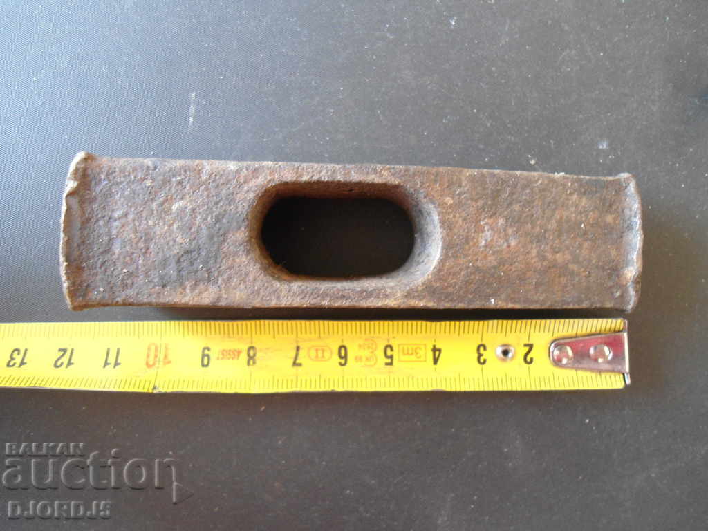 Delivery of An old hammer Delivery of An old hammer