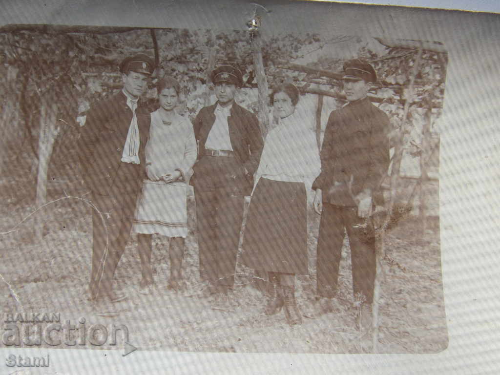 Fotografie veche de suvenir, 1923 cu preț 20.00 BGN | € 10.23 Fotografie veche de suvenir, 1923 cu preț 20.00 BGN | € 10.23