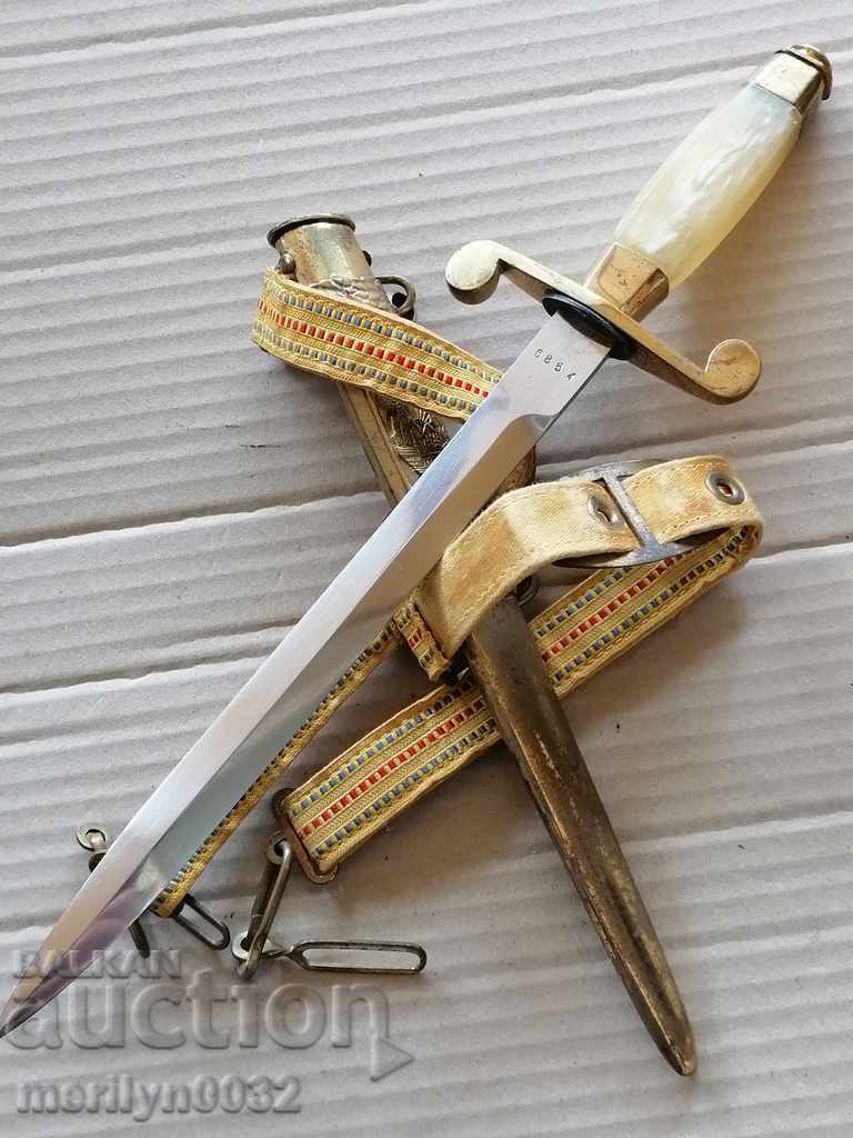 Pumnal de ofițer militar român, social, model, teacă, suporturi cu preț 526.00 BGN | € 268.94 Pumnal de ofițer militar român, social, model, teacă, suporturi cu preț 526.00 BGN | € 268.94