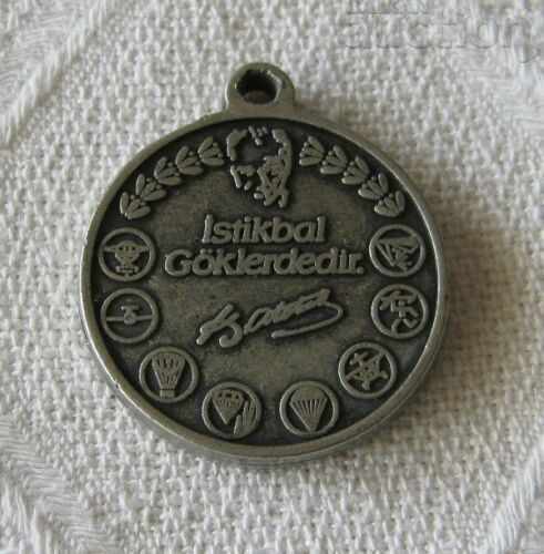 Auction THK TURKISH AERONAUTICAL ASSOCIATION TURKEY MEDAL BADGE Auction THK TURKISH AERONAUTICAL ASSOCIATION TURKEY MEDAL BADGE
