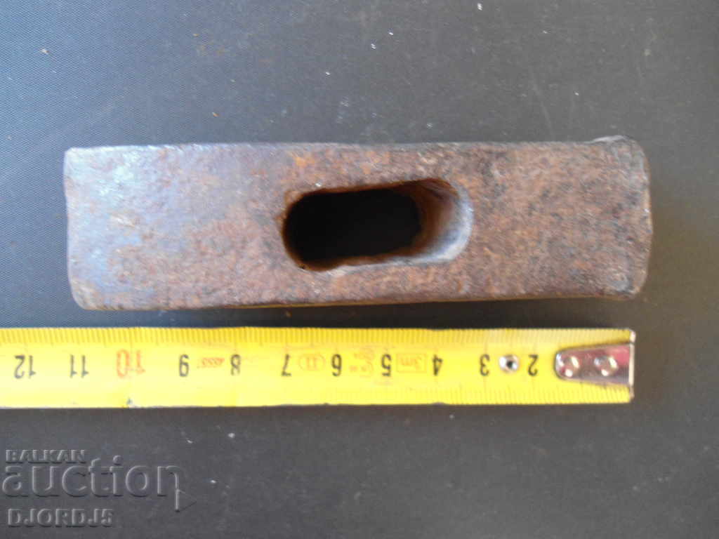 Delivery of An old hammer Delivery of An old hammer