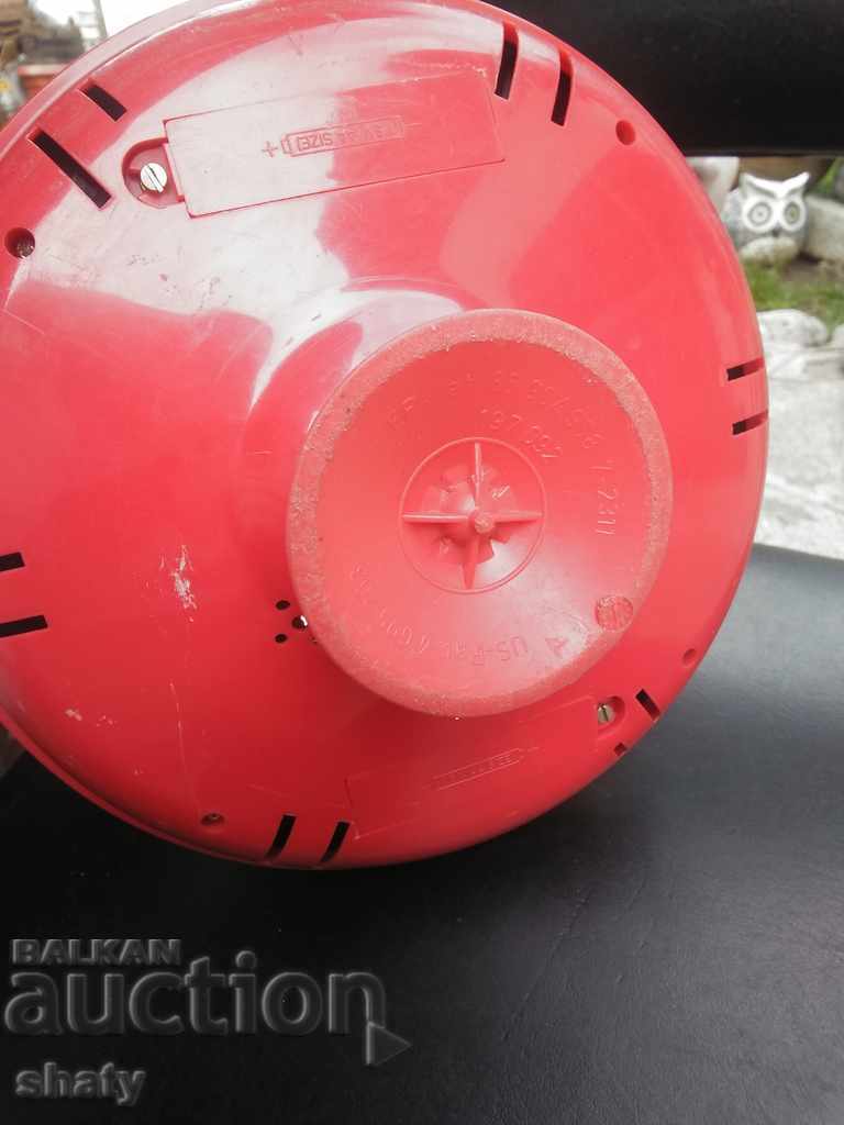 Un tren pompă vechi cu preț 45.00 BGN | € 23.01 Un tren pompă vechi cu preț 45.00 BGN | € 23.01