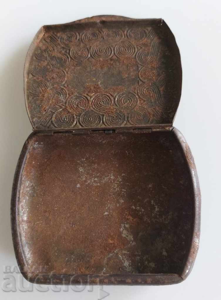 OLD METAL BOX FOR SMOKE TOBACCO BOX with price 25.00 BGN | € 12.78 OLD METAL BOX FOR SMOKE TOBACCO BOX with price 25.00 BGN | € 12.78