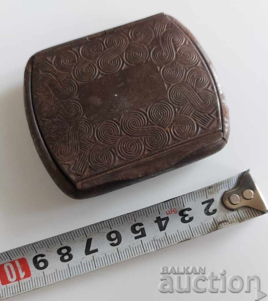 Auction OLD METAL BOX FOR SMOKE TOBACCO BOX Auction OLD METAL BOX FOR SMOKE TOBACCO BOX