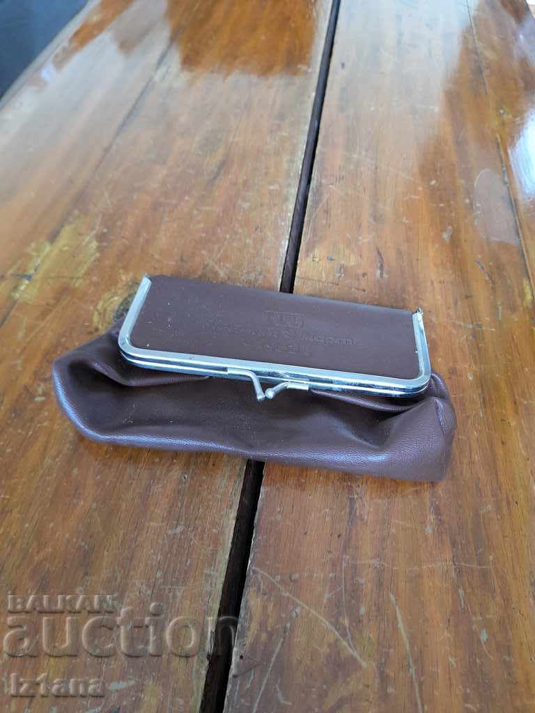 Παλιό πορτοφόλι, τσάντα ταξιδιού Καλές 8 Μαρτίου