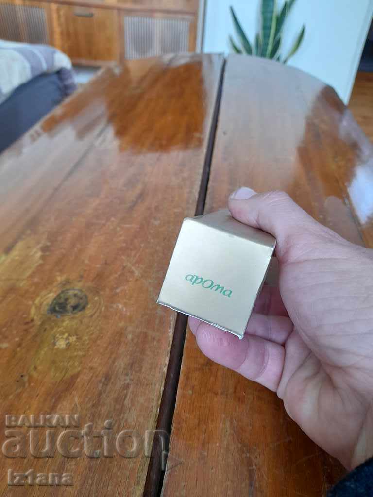 Auction Old perfume D Auction Old perfume D