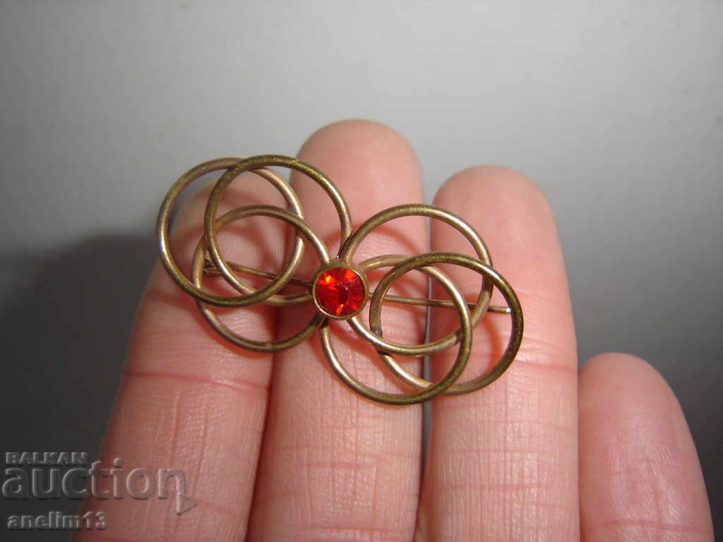 ΜΙΑ ΠΑΛΙΑ ΕΠΙΧΡΥΣΤΗ ΚΑΡΦΙΛΑ ΜΙΑ ΠΑΛΙΑ ΕΠΙΧΡΥΣΤΗ ΚΑΡΦΙΛΑ