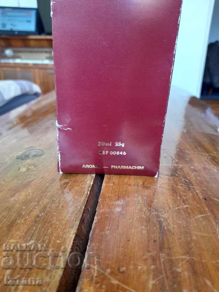 Old perfume Sigh with price 90.00 BGN | € 46.02 Old perfume Sigh with price 90.00 BGN | € 46.02