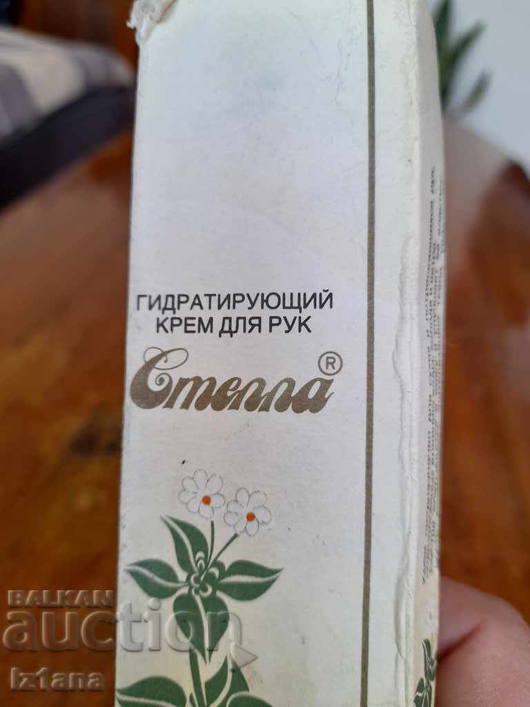 Cremă de mâini veche Stella cu preț 15.00 BGN | € 7.67 Cremă de mâini veche Stella cu preț 15.00 BGN | € 7.67