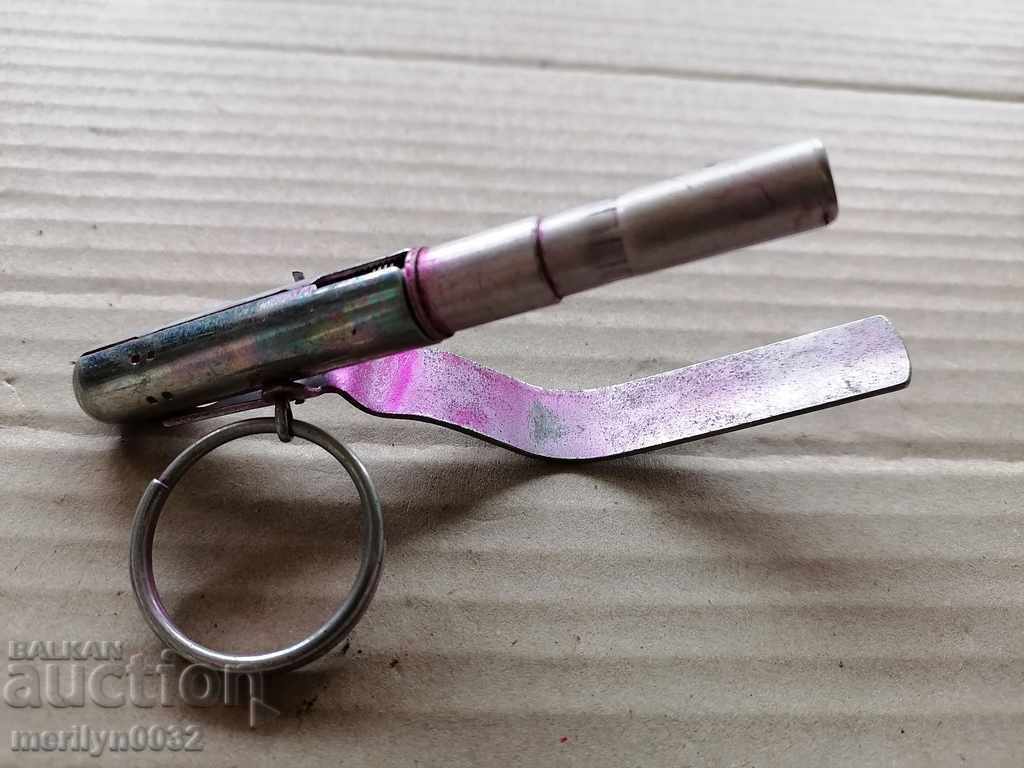 Brichetă cu grenade UZRGM de la biroul NVO NESICURI cu preț 48.00 BGN | € 24.54 Brichetă cu grenade UZRGM de la biroul NVO NESICURI cu preț 48.00 BGN | € 24.54