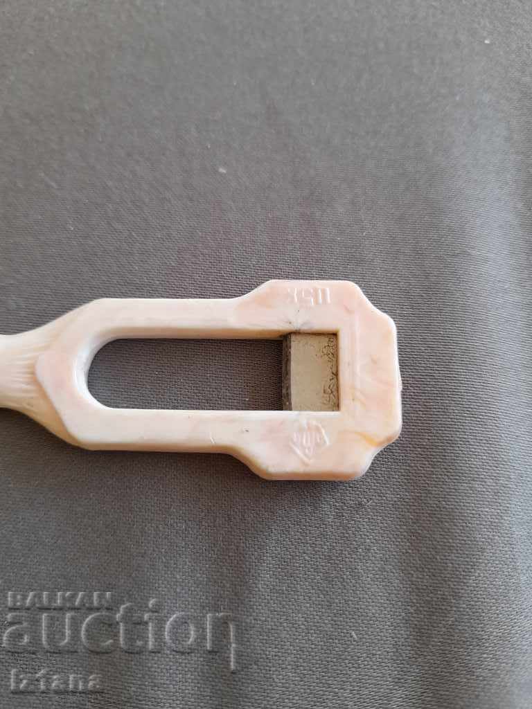 Ascuțitor de creion pește cu preț 15.00 BGN | € 7.67 Ascuțitor de creion pește cu preț 15.00 BGN | € 7.67