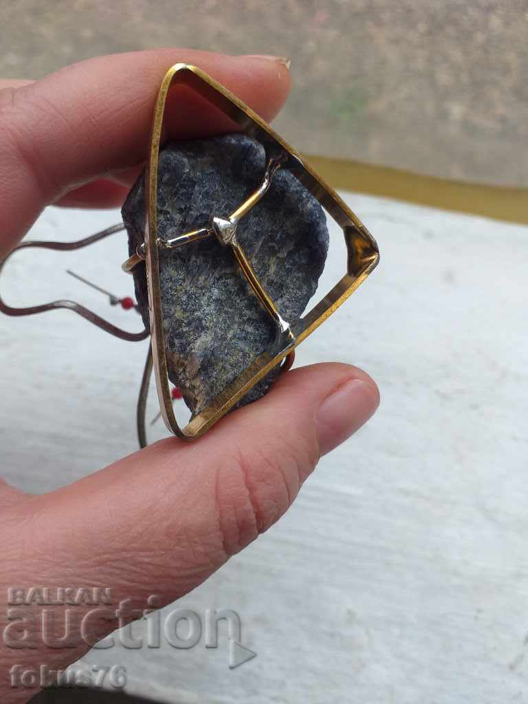 Delivery of Plastic stone with signature