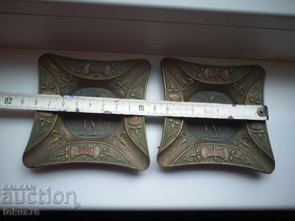 Lot of ashtrays bronze 2 pieces - 5 Lot of ashtrays bronze 2 pieces - 5