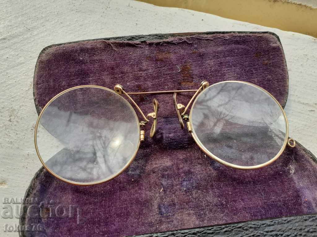 Old Pensne gold-plated glasses with price 149.00 BGN | € 76.18 Old Pensne gold-plated glasses with price 149.00 BGN | € 76.18