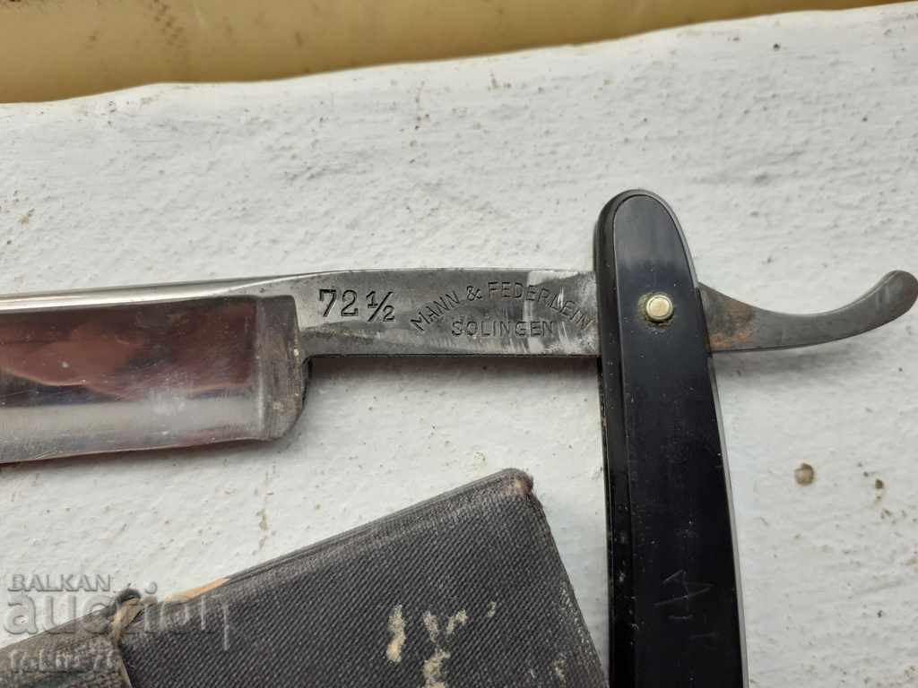 Old collector razor Mann & Federlein Solingen with price 90.00 BGN | € 46.02 Old collector razor Mann & Federlein Solingen with price 90.00 BGN | € 46.02