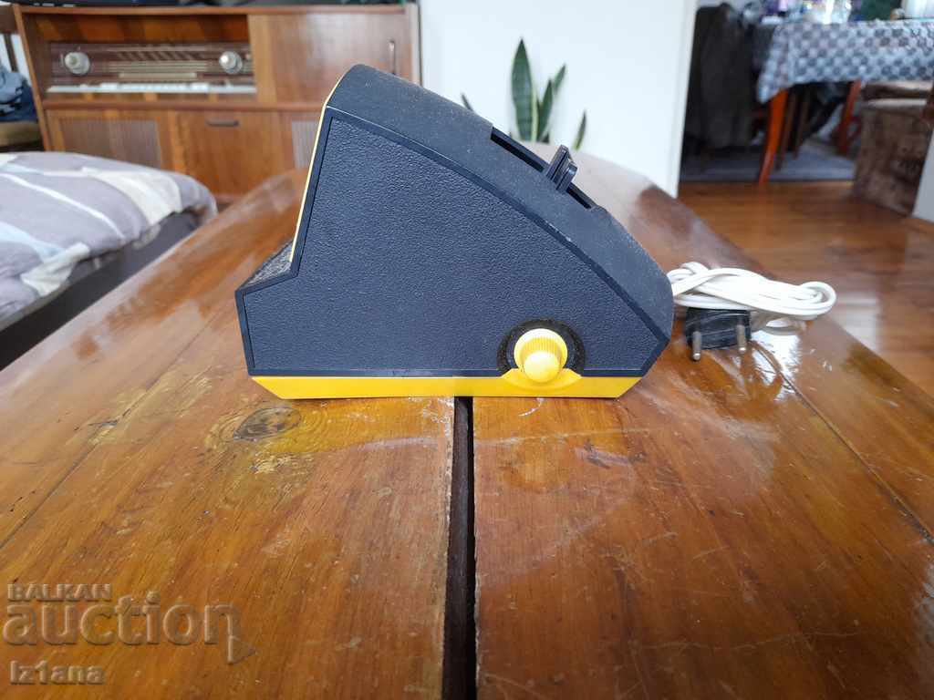 Auction  Old Crystal projector