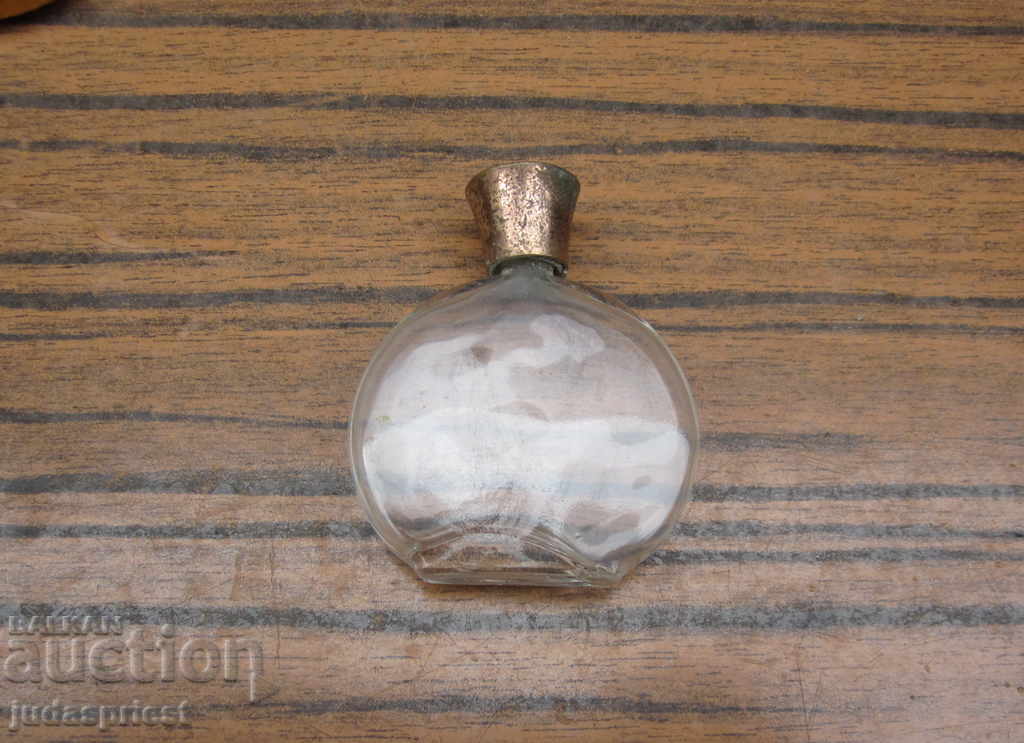 γυναικείο γυάλινο μπουκάλι αρώματος με αντίκες με τιμή 25.00 BGN | € 12.78