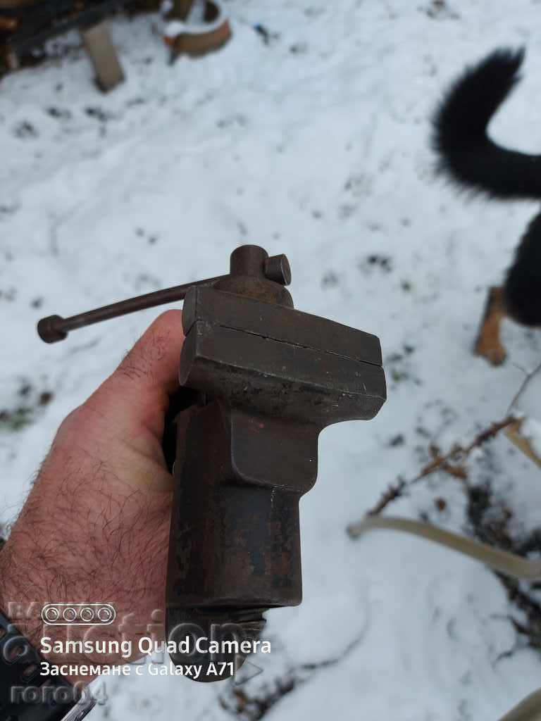 Auction MENTEME Auction MENTEME