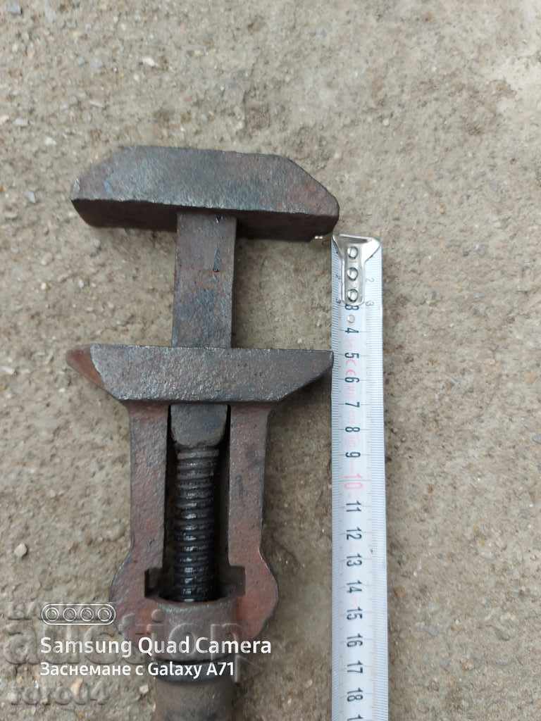 Delivery of PLUMBING WRENCH - EARLY SAMPLE Delivery of PLUMBING WRENCH - EARLY SAMPLE