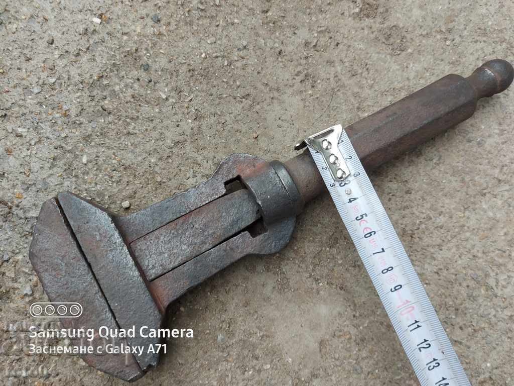 PLUMBING WRENCH - EARLY SAMPLE - 7 PLUMBING WRENCH - EARLY SAMPLE - 7